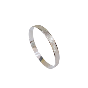 Esclava rayada de plata de 8 mm.