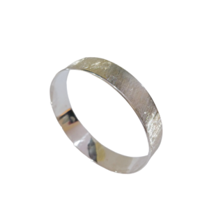 Esclava rayada de plata de 15 mm.