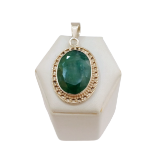 Dije plata con piedra esmeralda grande