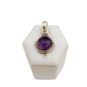 Dije de plata con piedra amatista