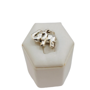 Dije elefante plata inflada