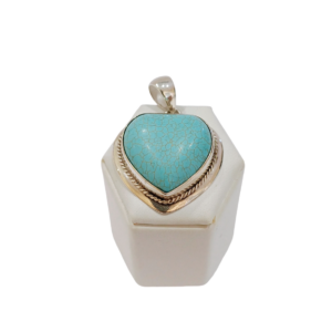 Corazón de plata con piedra turquesa