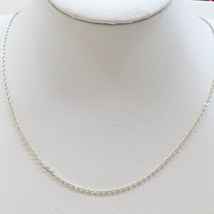 Cadena forcet fina en plata