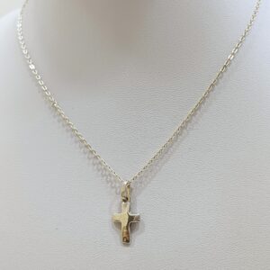 Cadena forcet en plata con dije de cruz