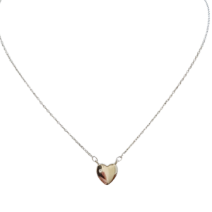 Cadena de plata con dije de corazón
