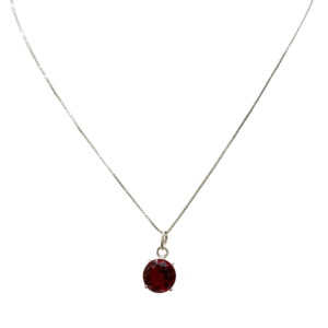 Cadena de plata con dije cubic rojo